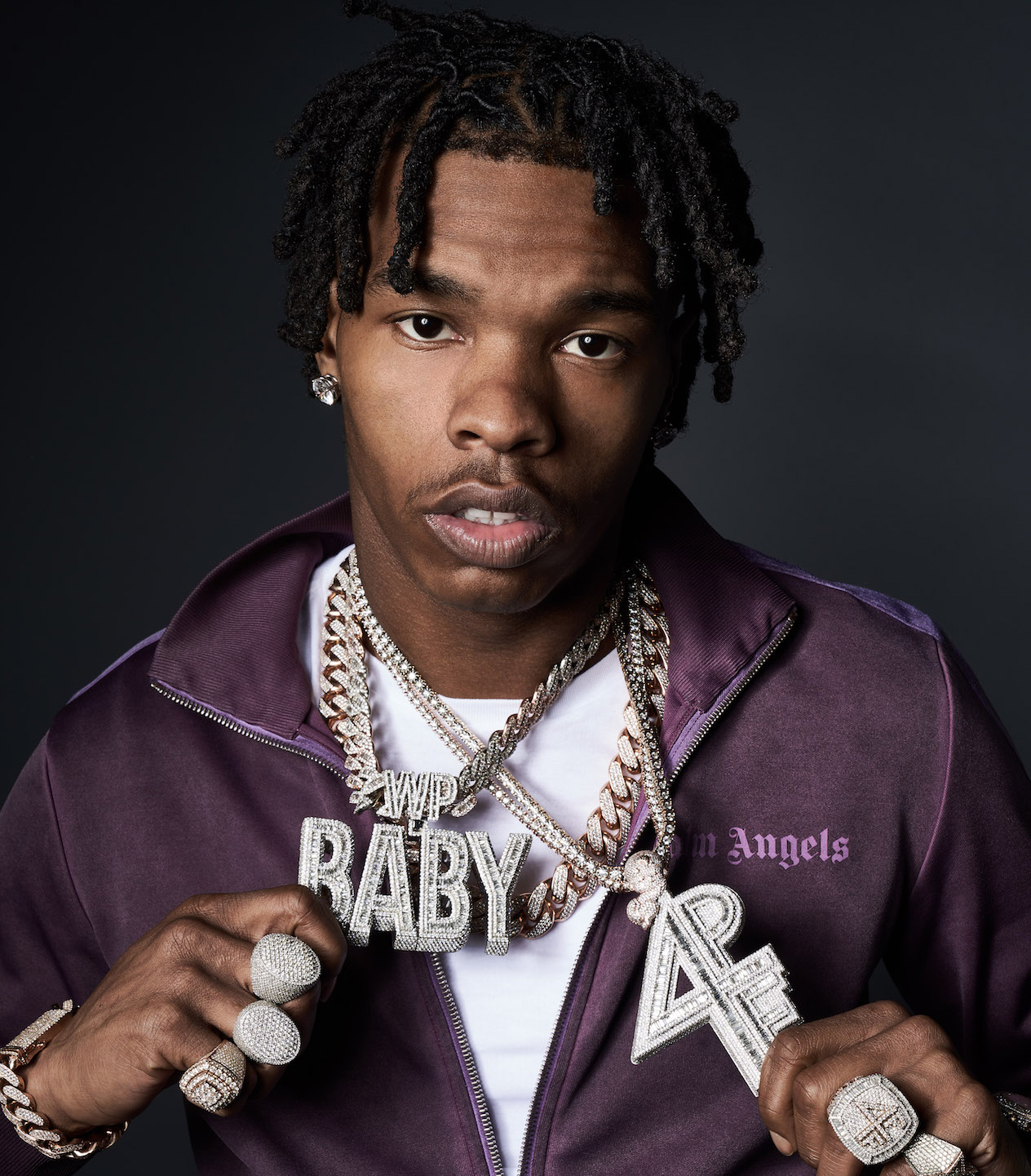 El rapero norteamericano LIL BABY sorprende a sus fanáticos con dos